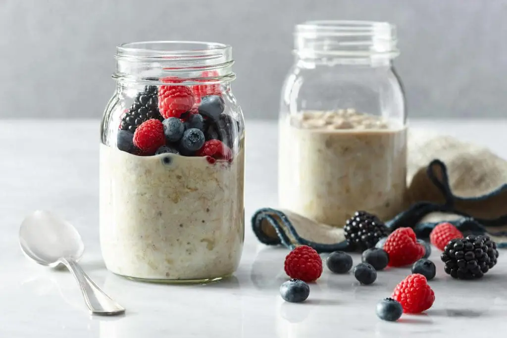 Overnight-Hearty-Oatmeal-Breakfast