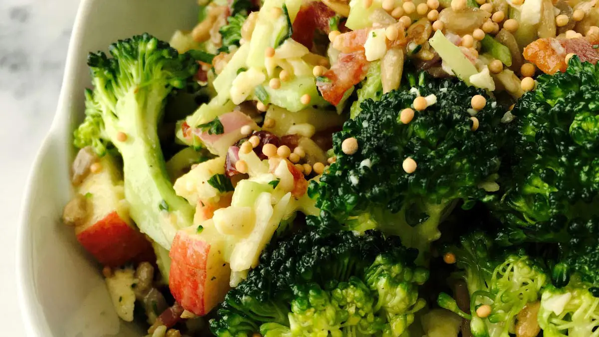 honey-mustard-broccoli-bacon-salad