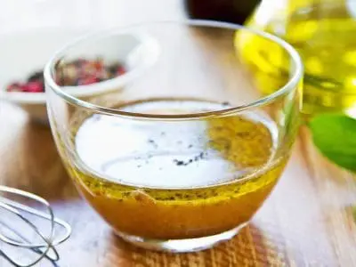 How to make a simple Vinaigrette