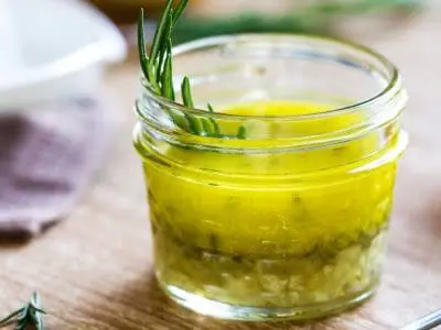 How to make a simple Vinaigrette