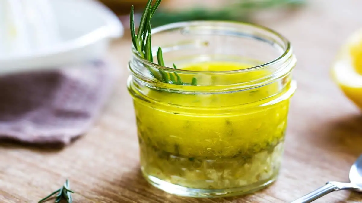 How to make a simple Vinaigrette