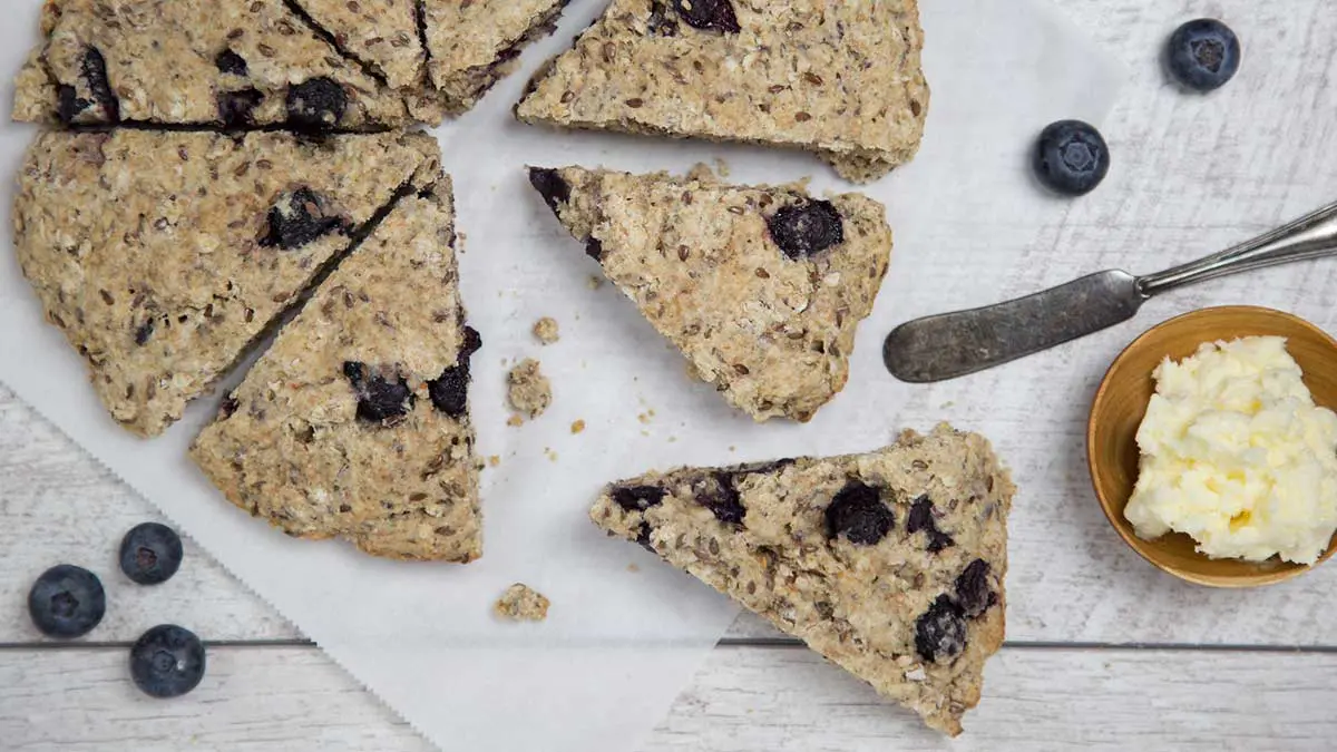 blueberry-and-flaxseed-bannock