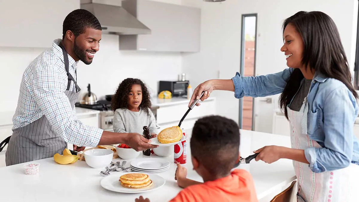 family-making-pancakes