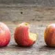 how do apples grow