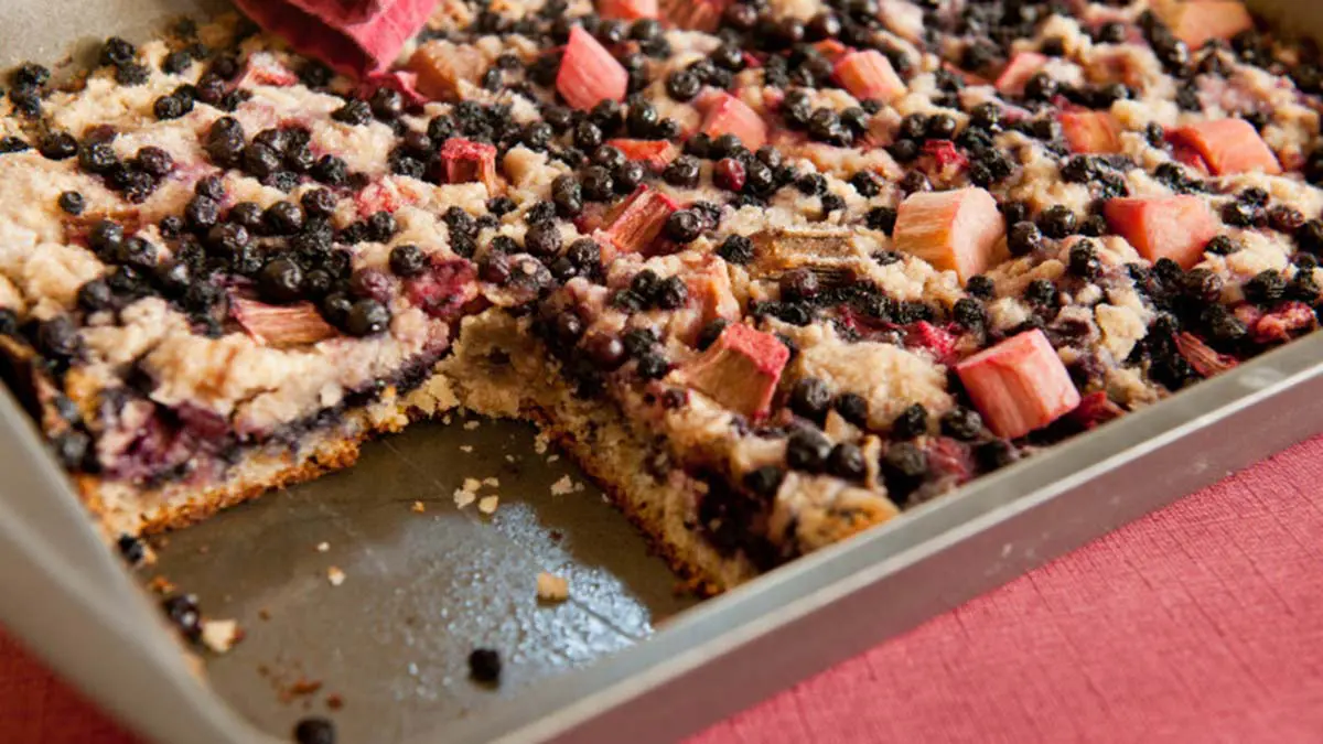 prairie-streusel-topped-cake