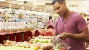 supermarket-apples-GMO-Labels