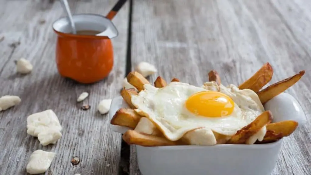 egg-poutine