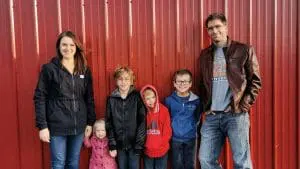 keet-chicken-farm-family