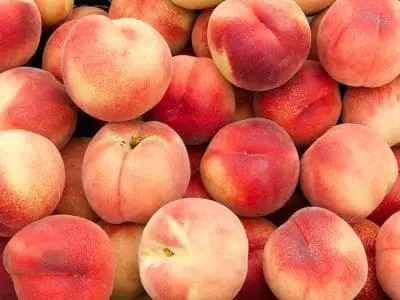 white-peaches