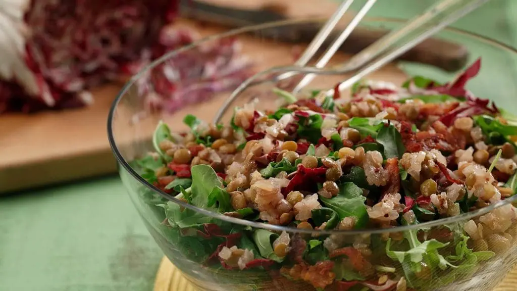 Arugula-Salad-with-Lentils-Bacon