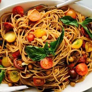 spaghetti-with-balsamic-roasted-tomato-and-chickpeas