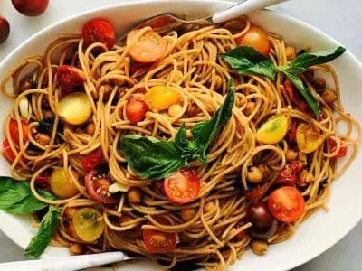 spaghetti-with-balsamic-roasted-tomato-and-chickpeas