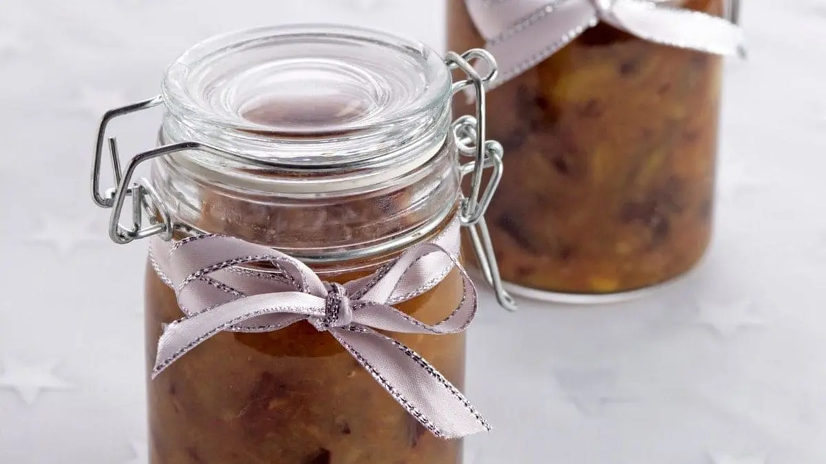 Apple-Onion-Sage-Chutney