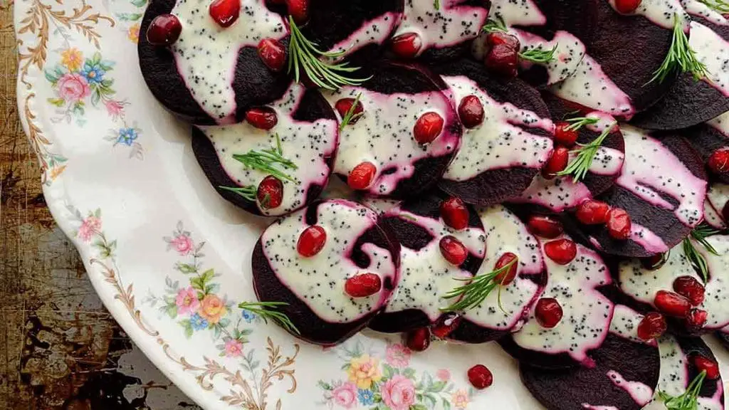 beet and pomegranate salad