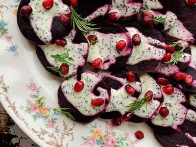 beet and pomegranate salad