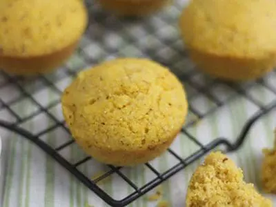 sweet-hometown-corn-muffins