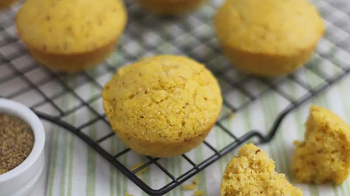 sweet-hometown-corn-muffins