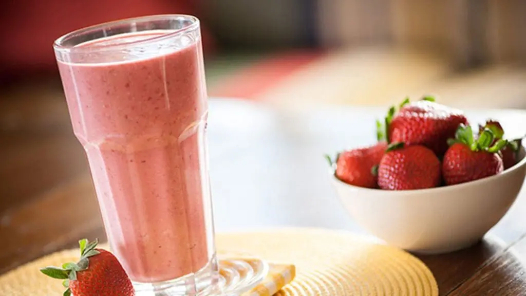 fruit-yogurt-barley-smoothie
