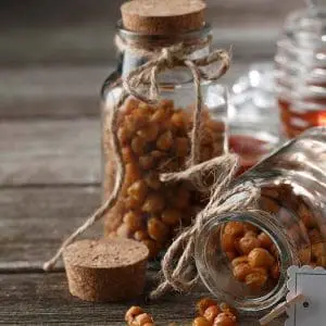 sriracha-honey-roasted-chickpeas