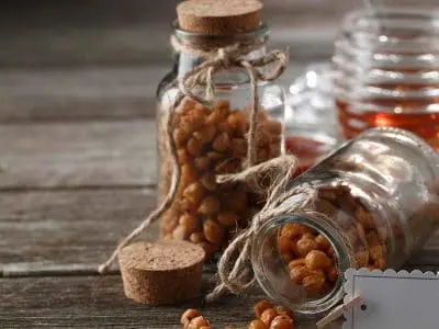 sriracha-honey-roasted-chickpeas