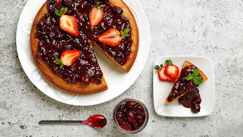 yogurt-lemon-cake-with-berry-sauce