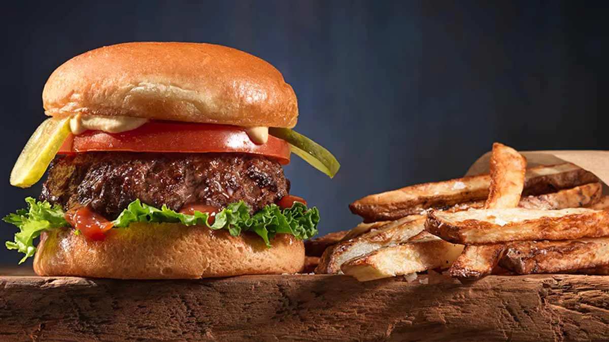 Air-Fryer-Quarter-Pond-Beef-Burgers-Fries