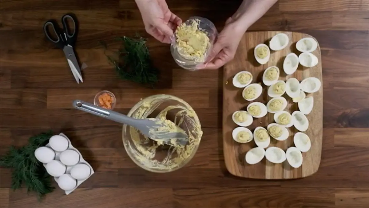 smoked-salmon-deviled-eggs