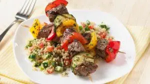 beef-kabobs-with-quinoa