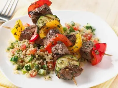 beef-kabobs-with-quinoa