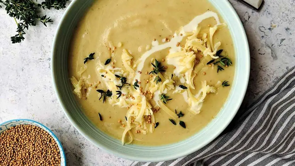 roasted-garlic-and-parsnip-soup