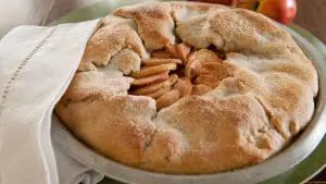 rustic apple pie