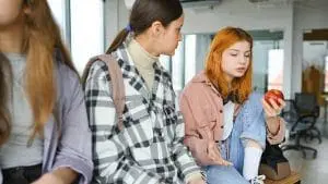 teenagers-eating