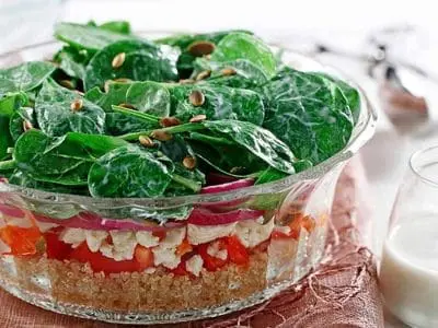 layered-spinach-and-quiona-salad