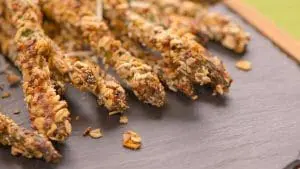 Parmesan-and-Oat-Breaded-Asparagus