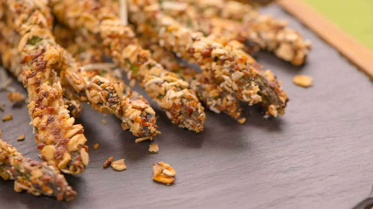 Parmesan-and-Oat-Breaded-Asparagus