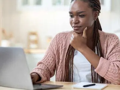 Woman-on-Computer
