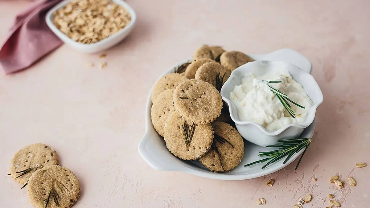 Oatmeal-crackers