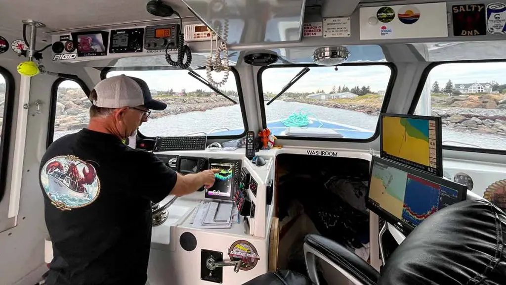 CaptainJamieCraig-Navigating-Screens