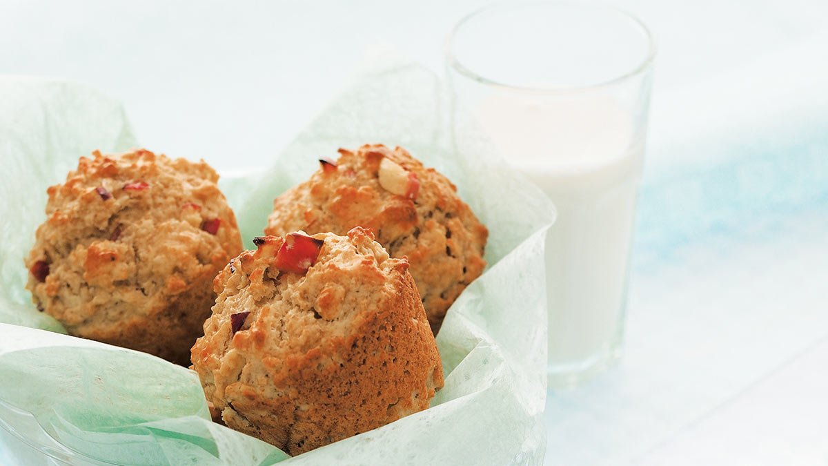 maple-apple-oatmeal-muffins