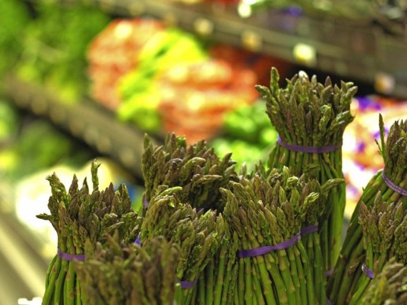 Buying Asparagus