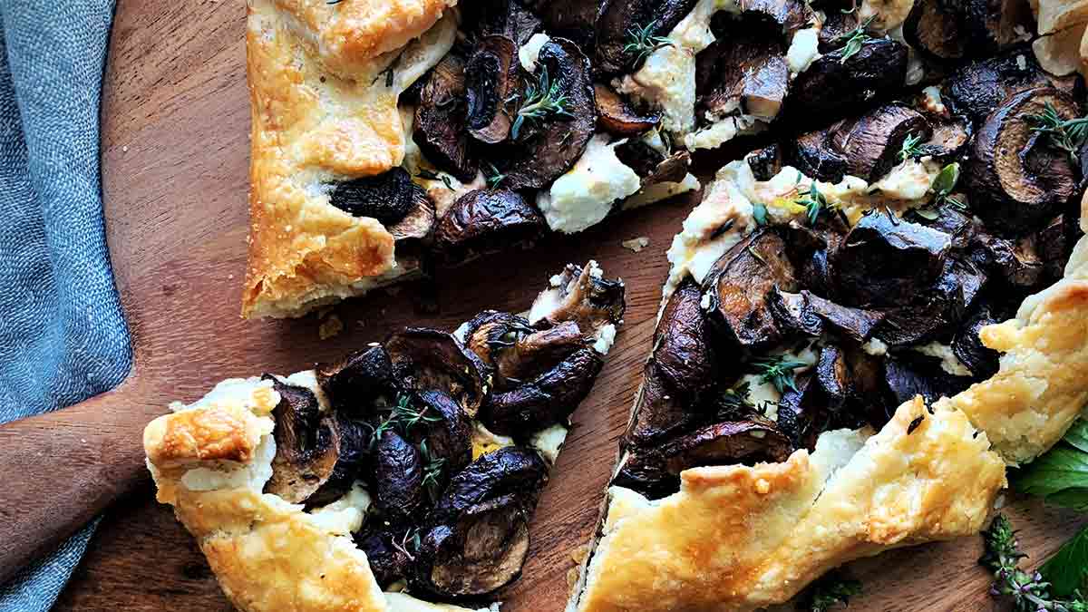 mushroom-and-goat-cheese-galette
