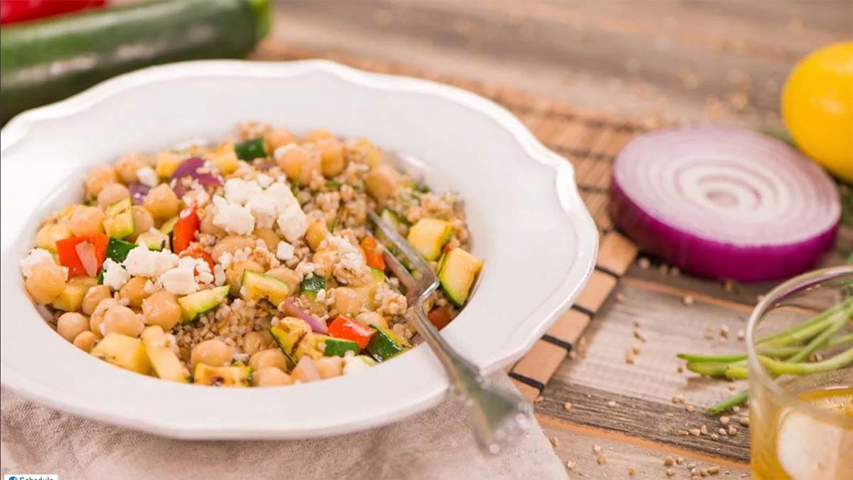 Individual-Chickpean-and-Oat-Salads