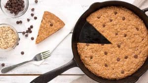 Oatmeal-Chocolate-Chip-Skillet-Cookie