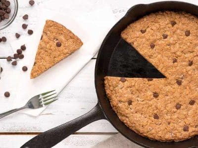 Oatmeal-Chocolate-Chip-Skillet-Cookie