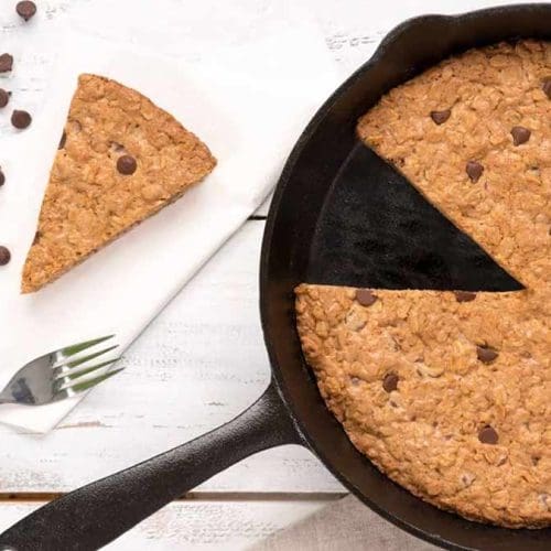 Oatmeal-Chocolate-Chip-Skillet-Cookie