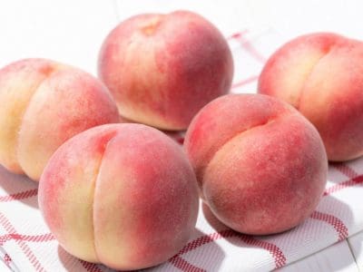 Peaches on a Towel